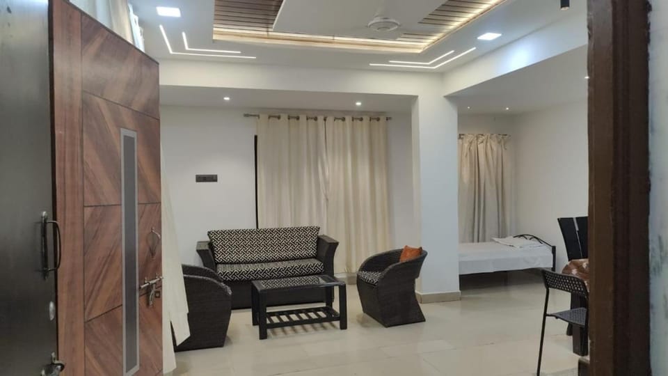 Cozy 1BhK with stunning Riverview Apartment in Pune