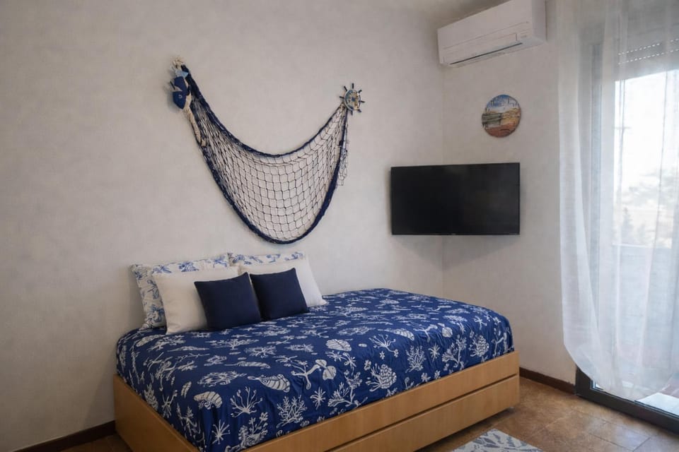 Bed, TV and multimedia, bunk bed, air conditioner
