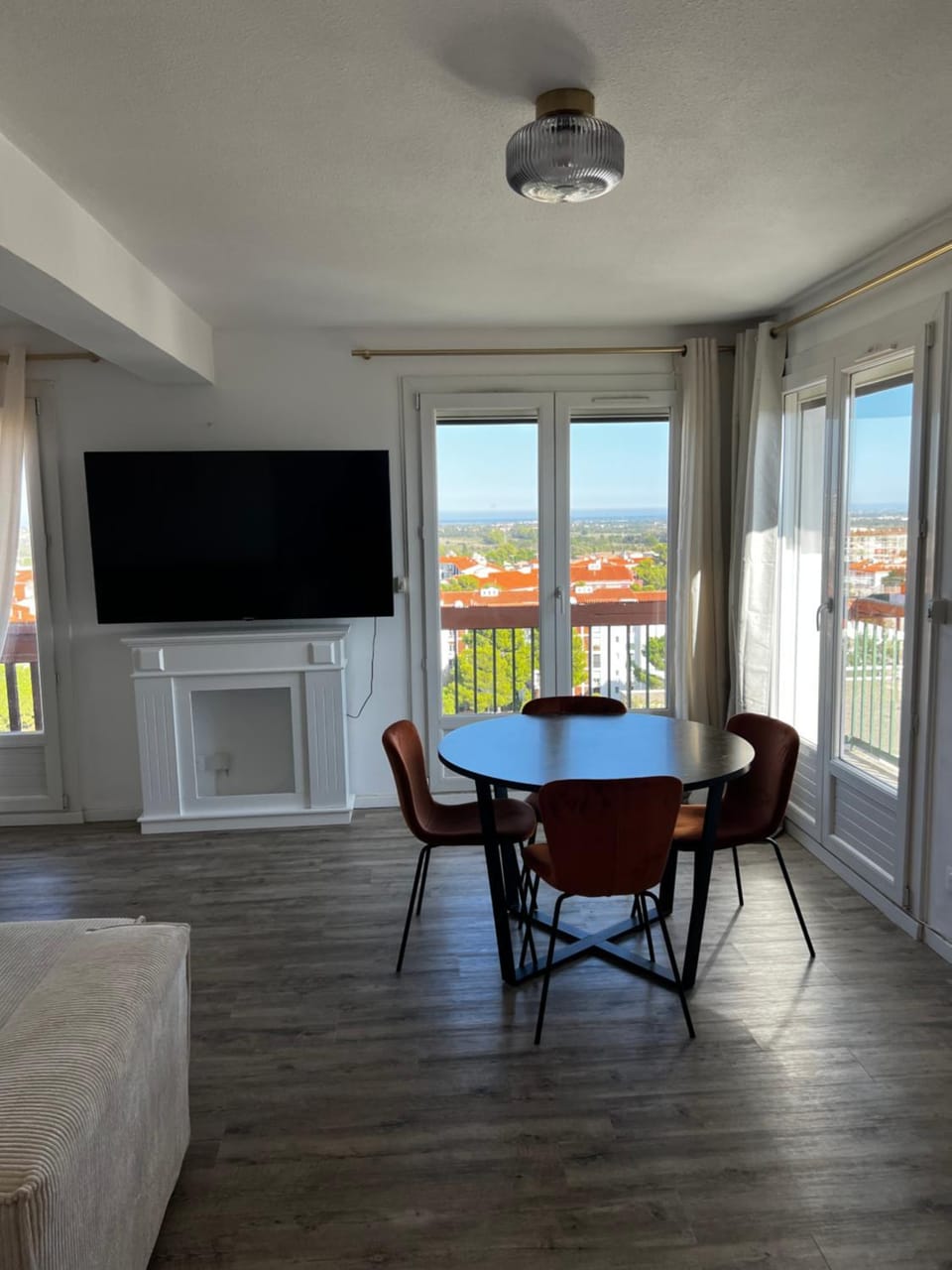 Communal lounge/ TV room