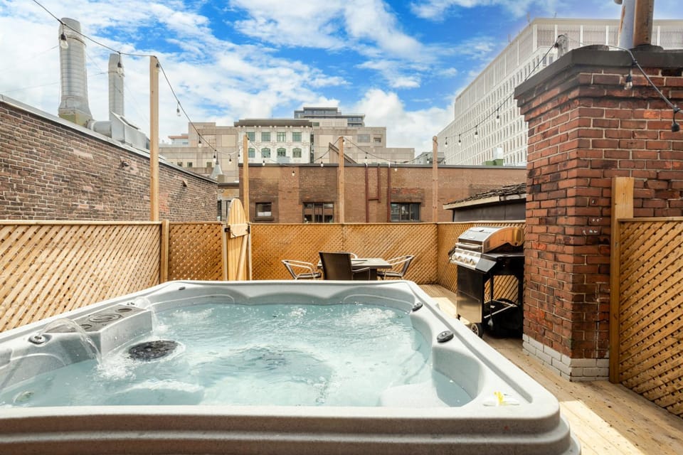 BBQ facilities, Hot Tub, Balcony/Terrace