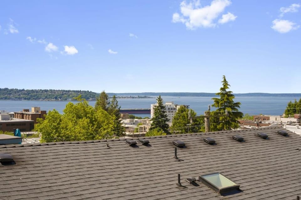 3BR 2BA Kinnear Townhouse in Queen Anne, Seattle House in Queen Anne