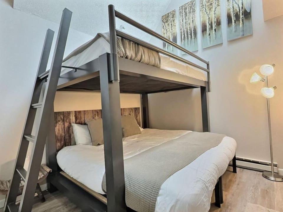 bunk bed