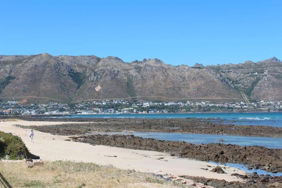 Nearby landmark, Natural landscape, Mountain view, Sea view