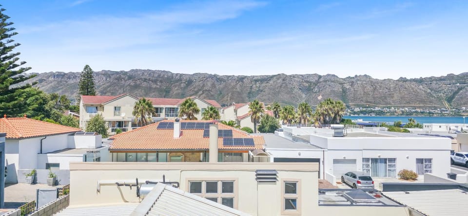 Balcony/Terrace, Mountain view