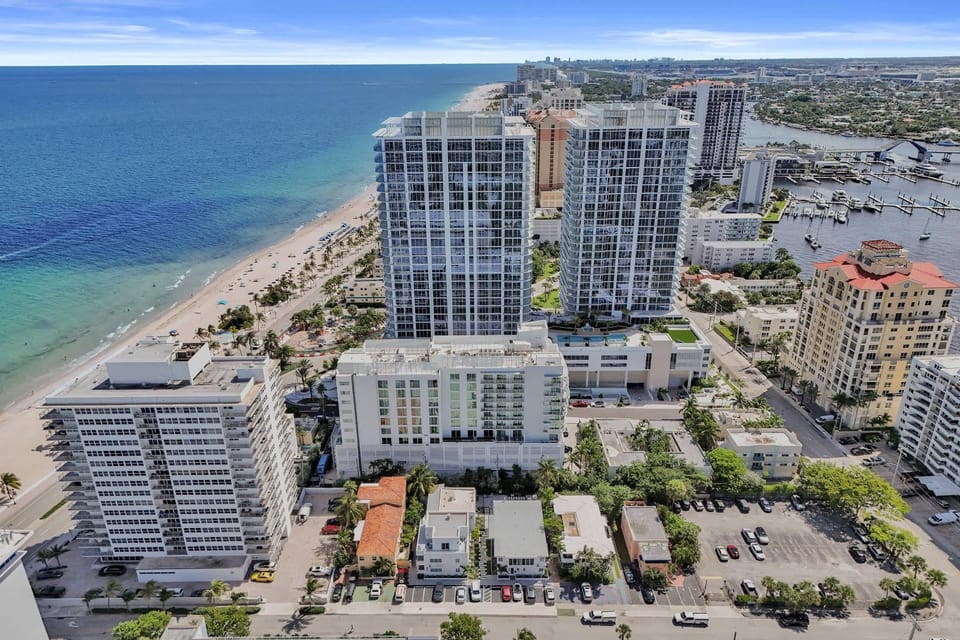 Eden Escape Walk to FLT Beach 1201 Inn in Fort Lauderdale