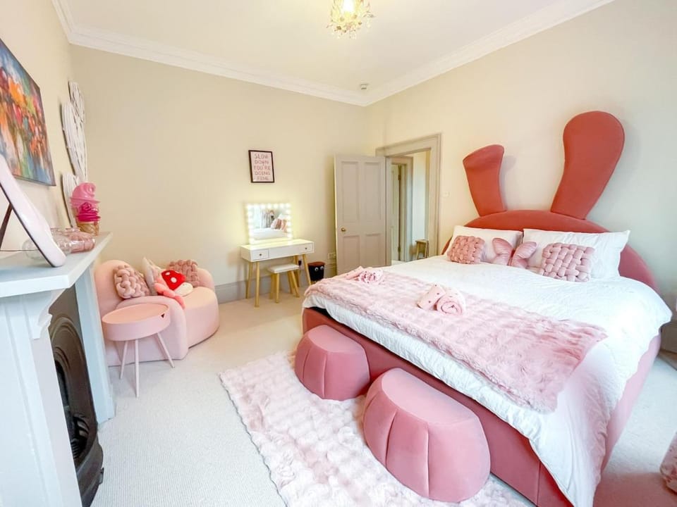 3-Bed gem with Bath Abbey views House in Bath