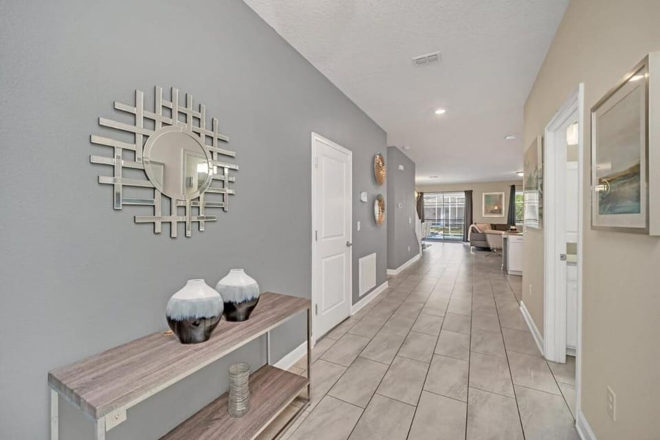 1671MV Big Ticket Luxury 9Beds Villa House in Four Corners