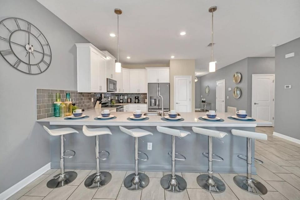 1671MV Big Ticket Luxury 9Beds Villa House in Four Corners