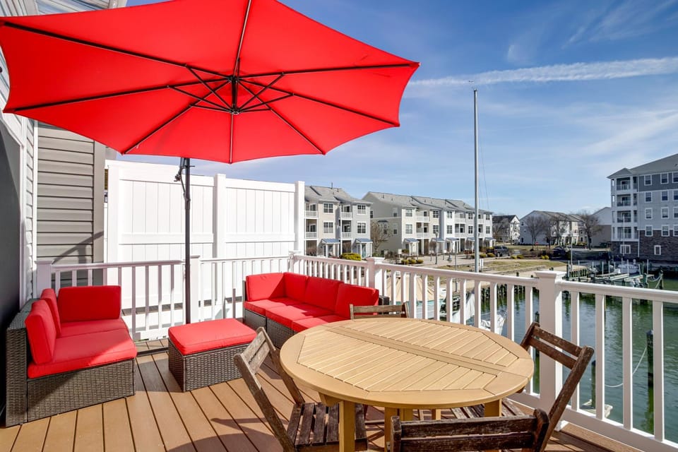 Walk to Dtwn: Waterfront Eastern Shore Townhome! House in Cambridge