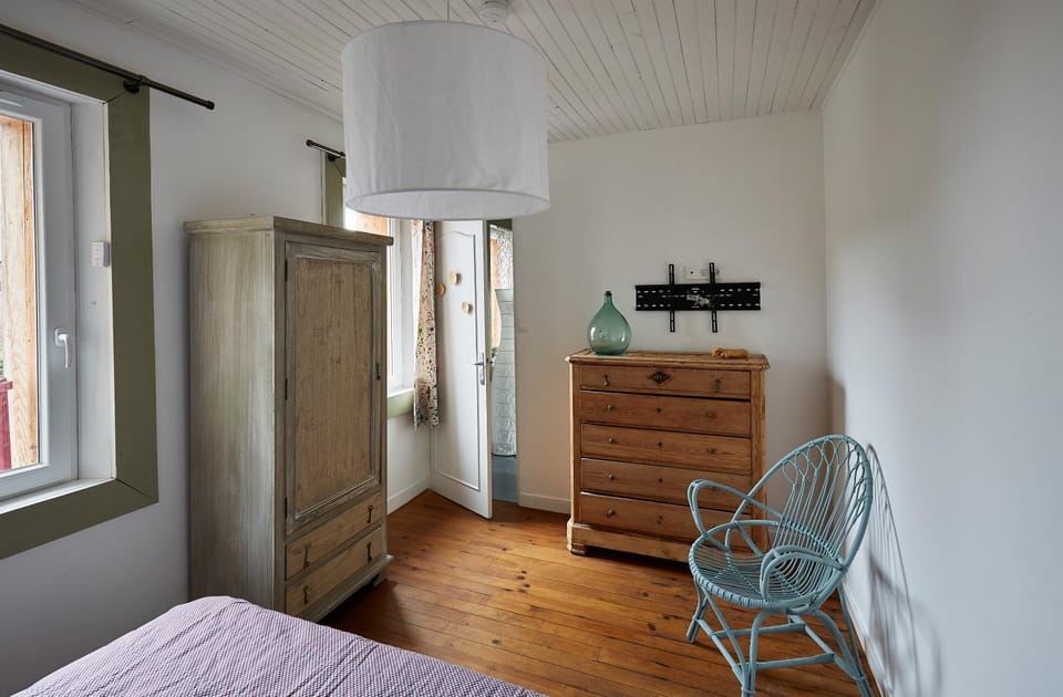 Bed, Photo of the whole room, Bedroom, wardrobe