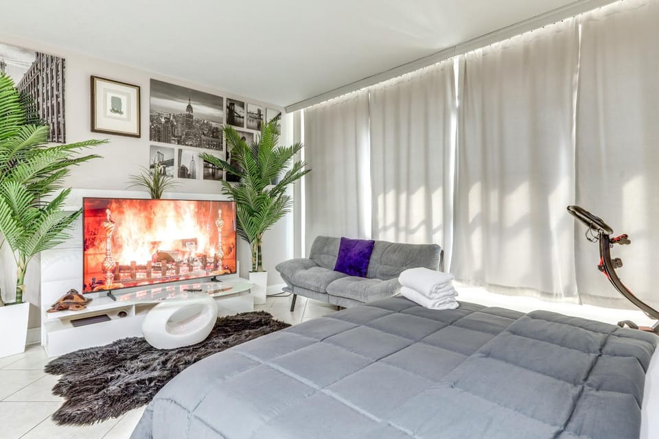 Downtown Studio w/ City Views in Jacksonville! Apartment in Jacksonville