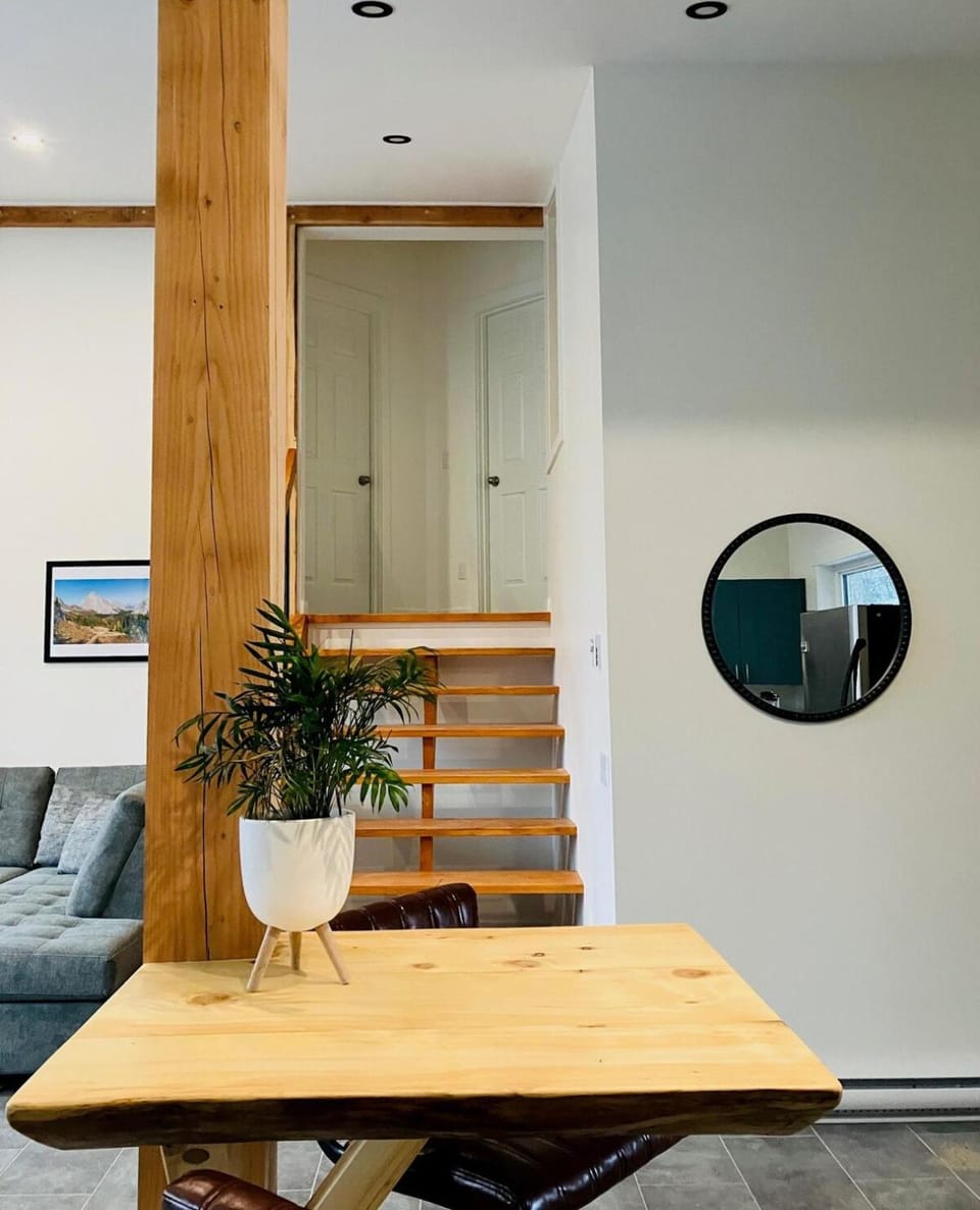 Valley Edge Lodge House in Golden