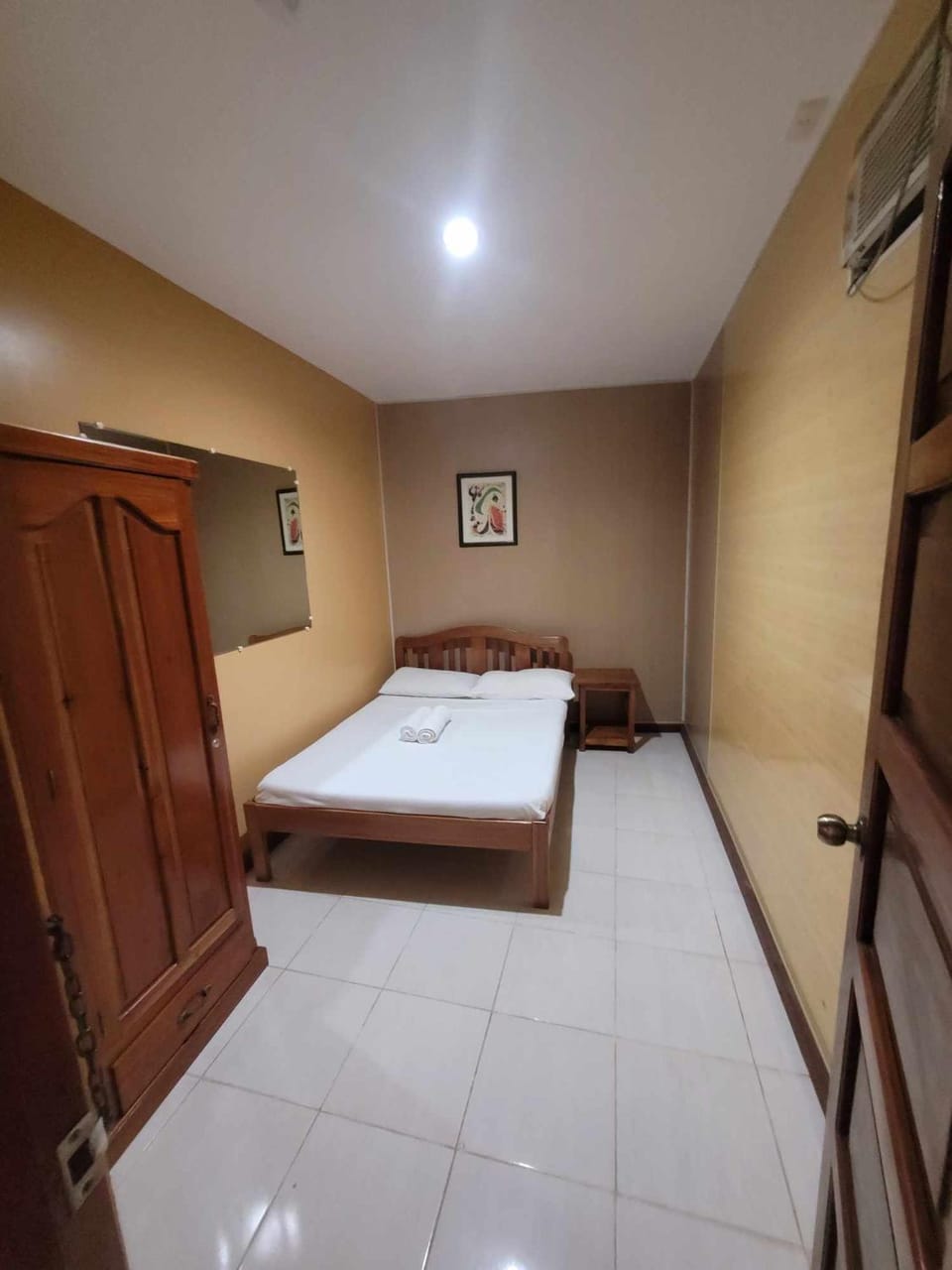 La Belle Staycation Budget Room Hostel in Puerto Princesa
