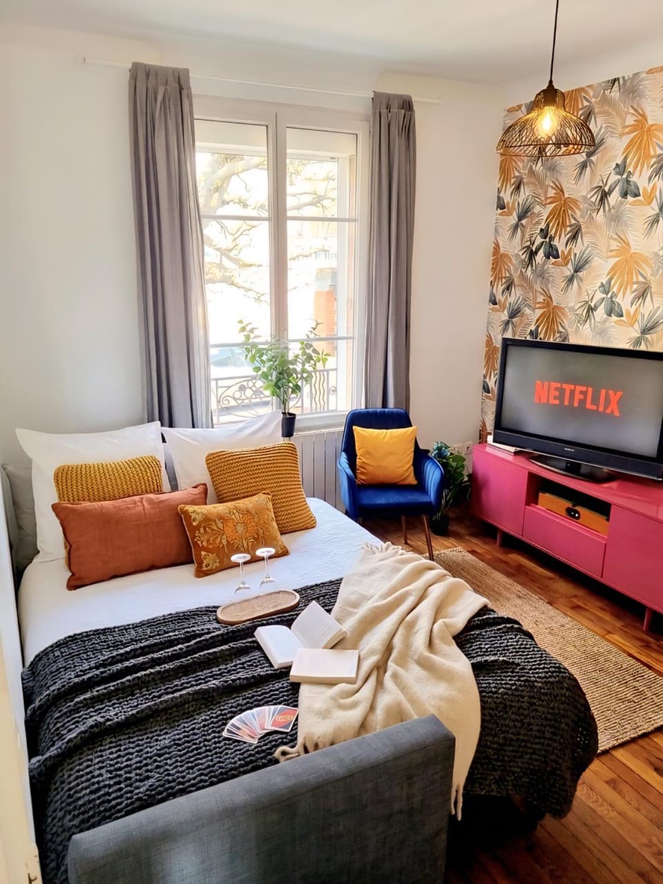 Communal lounge/ TV room, Bed, Living room, internet, internet