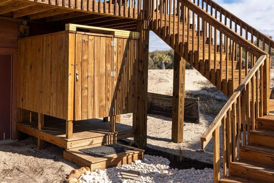 Boomerang- Oceanfront Log Cabin in North Topsail Cabin in North Topsail Beach