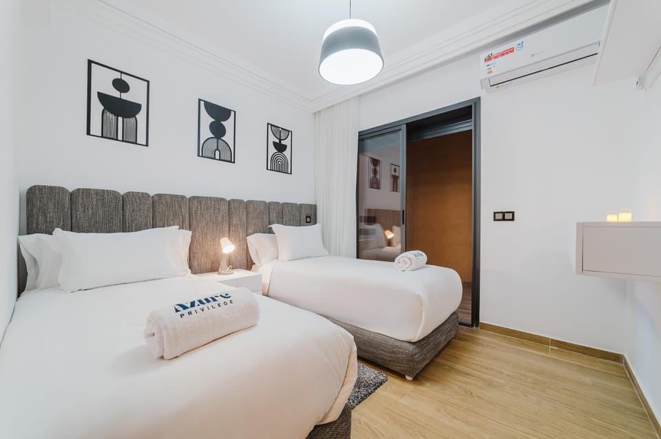 Bed, Photo of the whole room, Bedroom, towels, air conditioner