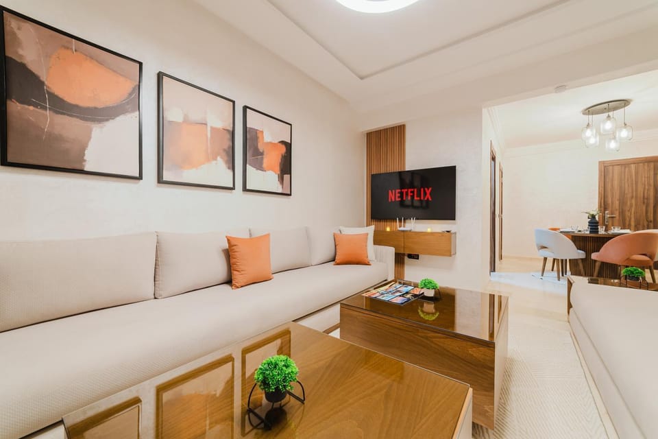 Communal lounge/ TV room, TV and multimedia, Living room, Seating area, Evening entertainment