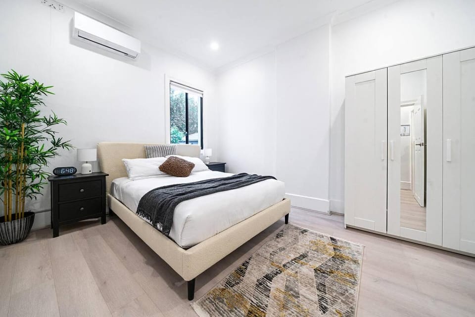 Other, Bedroom, wardrobe, air conditioner