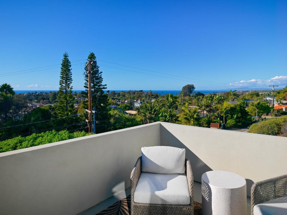 327 Hillcrest Drive House in Leucadia