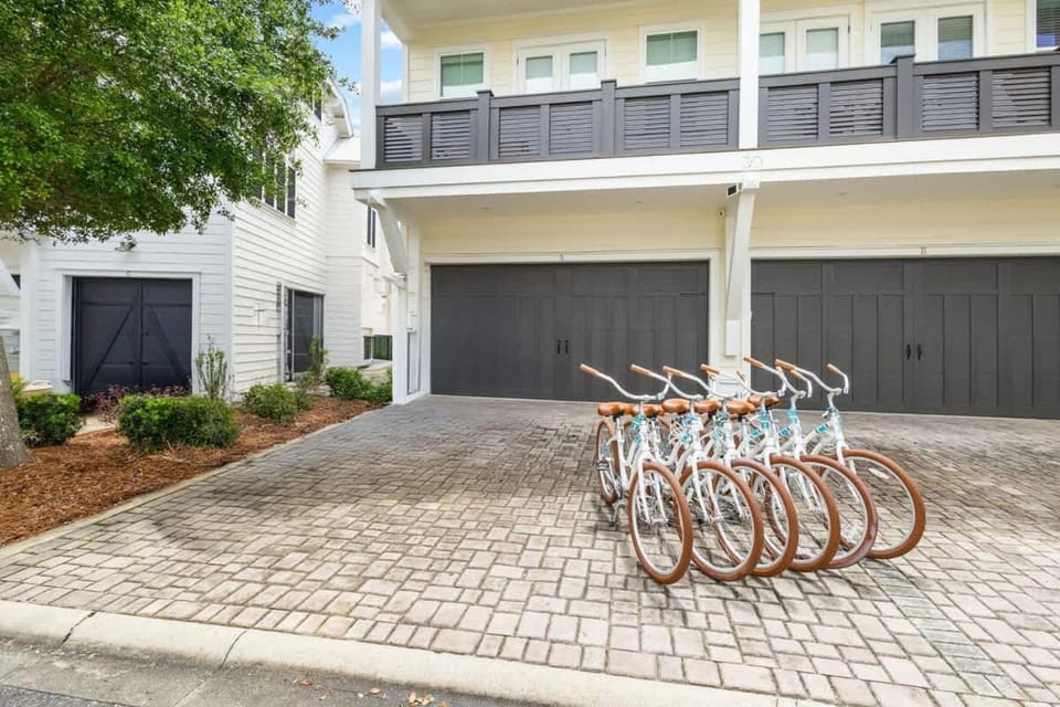 Sea Suite by Stay on 30A- Pool, Bikes, The Big Chill House in South Walton County