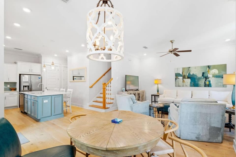Sea Suite by Stay on 30A- Pool, Bikes, The Big Chill House in South Walton County