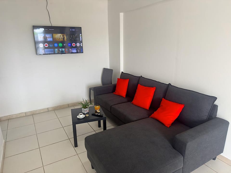 Communal lounge/ TV room, TV and multimedia, Living room