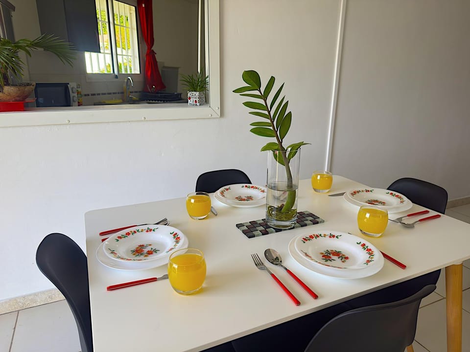 Food and drinks, Dining area