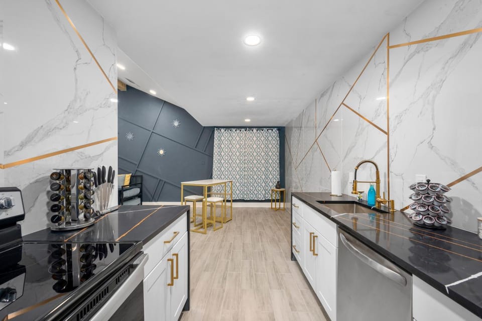 Modern & Spacious 1BR Haven near Galleria Apartment in Houston