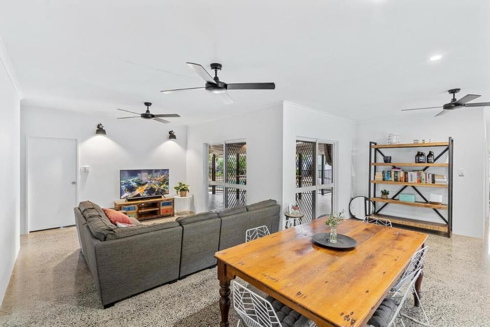 4 Bedroom House at Holloways Beach House in Cairns