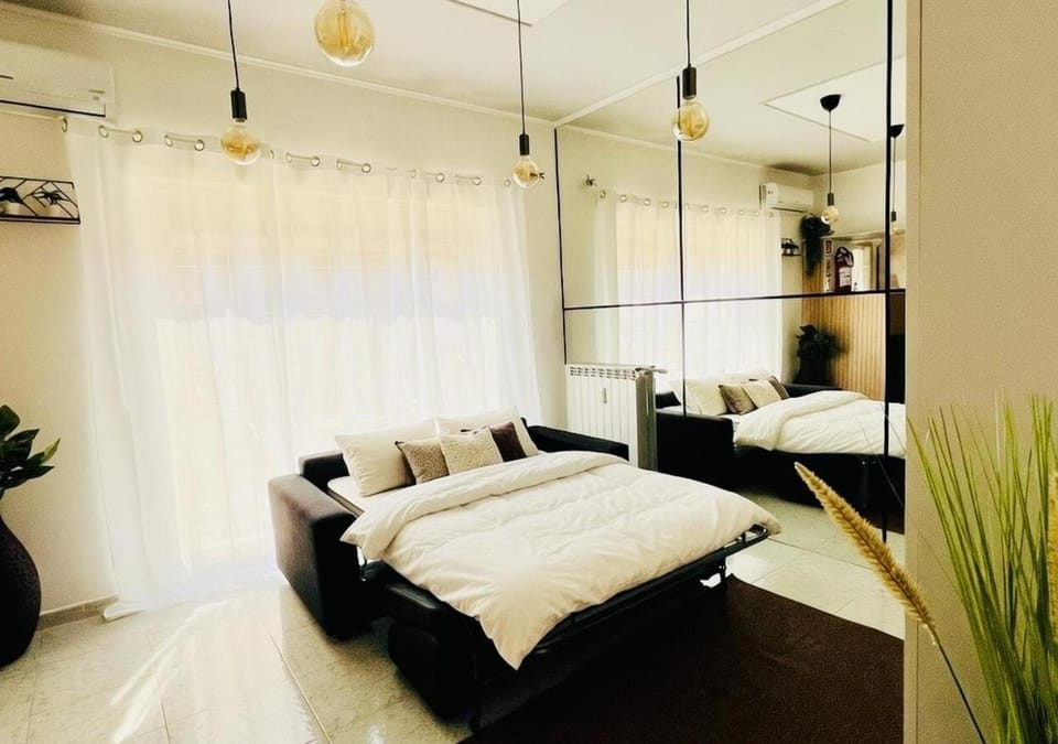 Bed, Living room