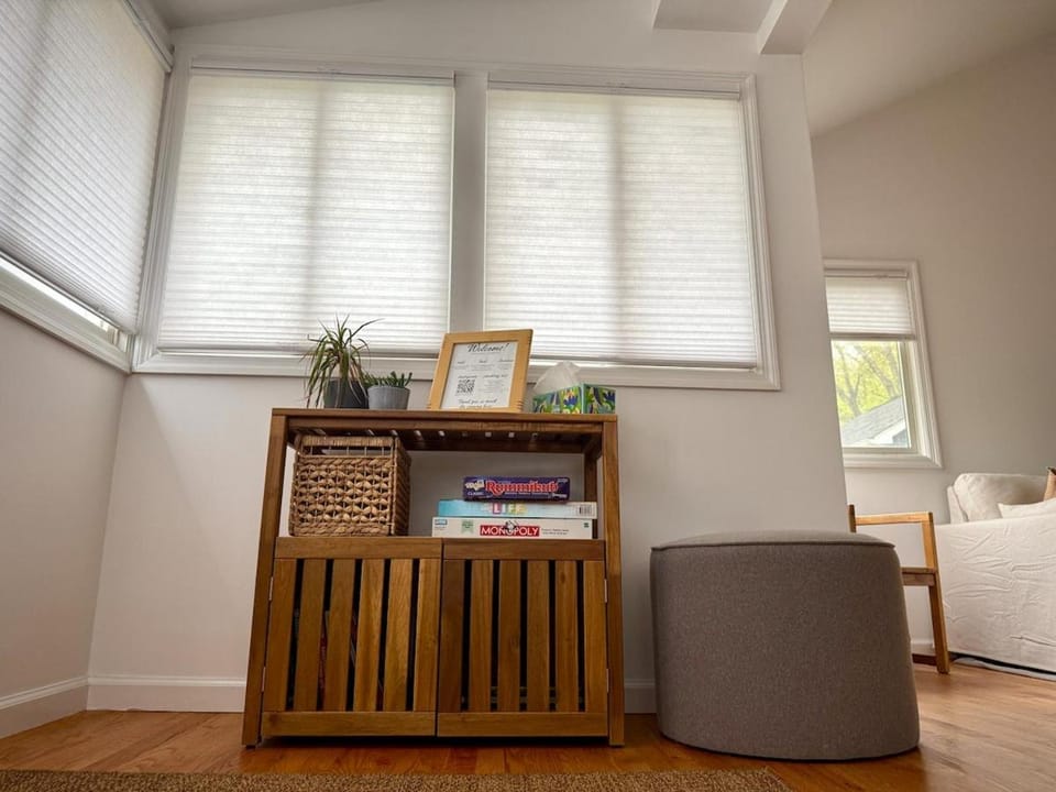 Library, Living room
