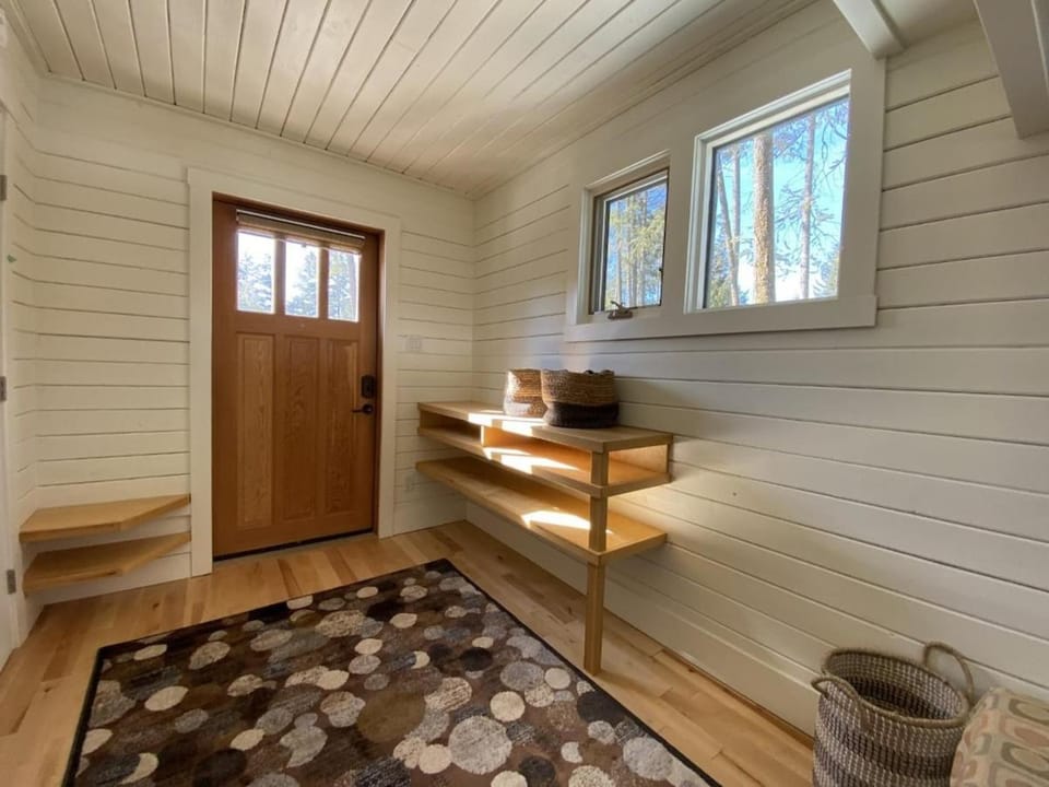 Alder House House in Golden