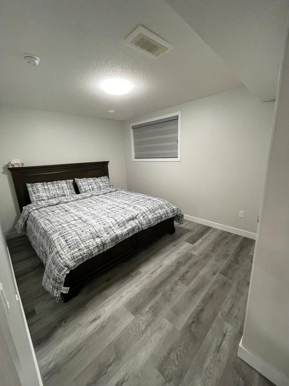 HansBnB near Airport Apartment in Calgary