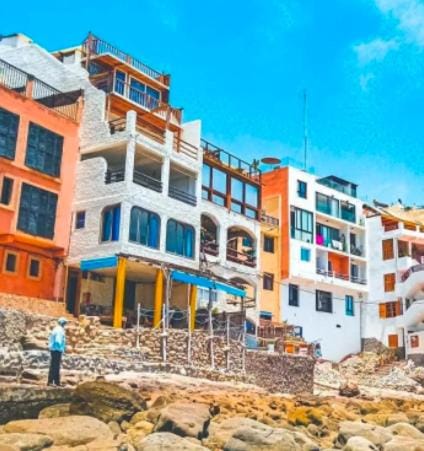 Property building, Day, Natural landscape, Balcony/Terrace, City view, Sea view
