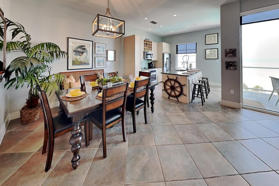 Bed, Kitchen or kitchenette, Seating area, Dining area, Bedroom, Pool view, Sea view, furniture, microwave, oven, stove
