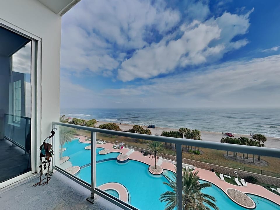 Balcony/Terrace, Beach, Pool view, Sea view, Swimming pool