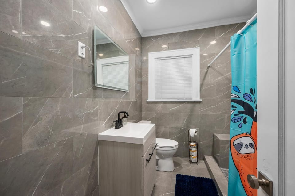 Quirky & Chic 3BR in Montrose - Perfect for Families & Groups Apartment in Houston