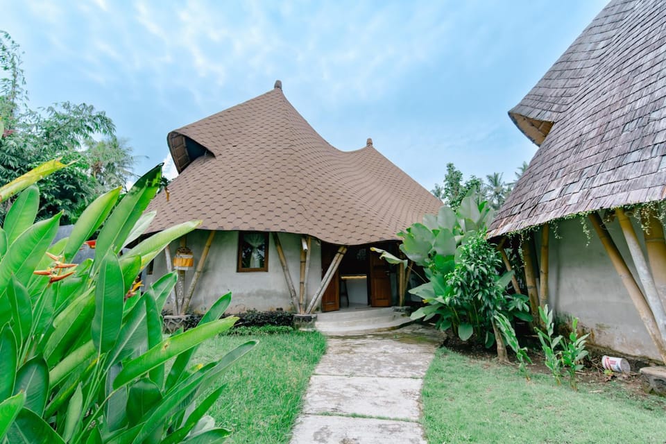 Property building, Garden, Garden view