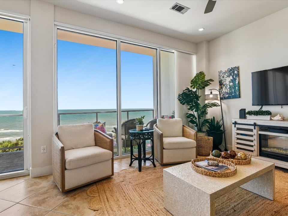 TV and multimedia, Balcony/Terrace, Living room, Seating area, Sea view, furniture