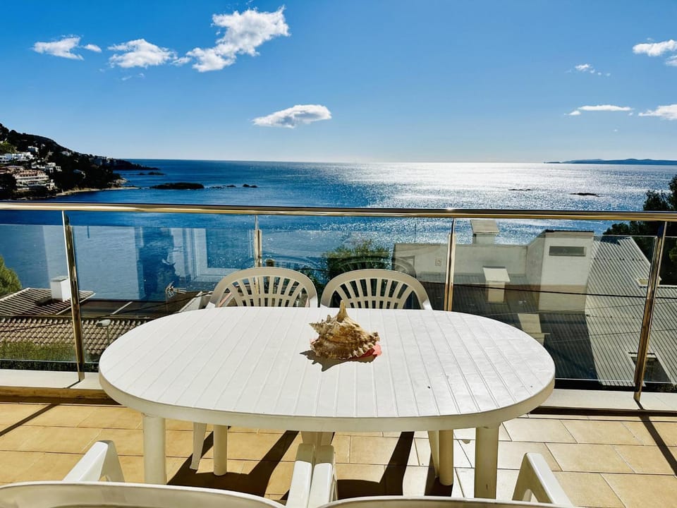 Apartamento Terraza para 2 en Roses - ES-258-145 Apartment in Roses
