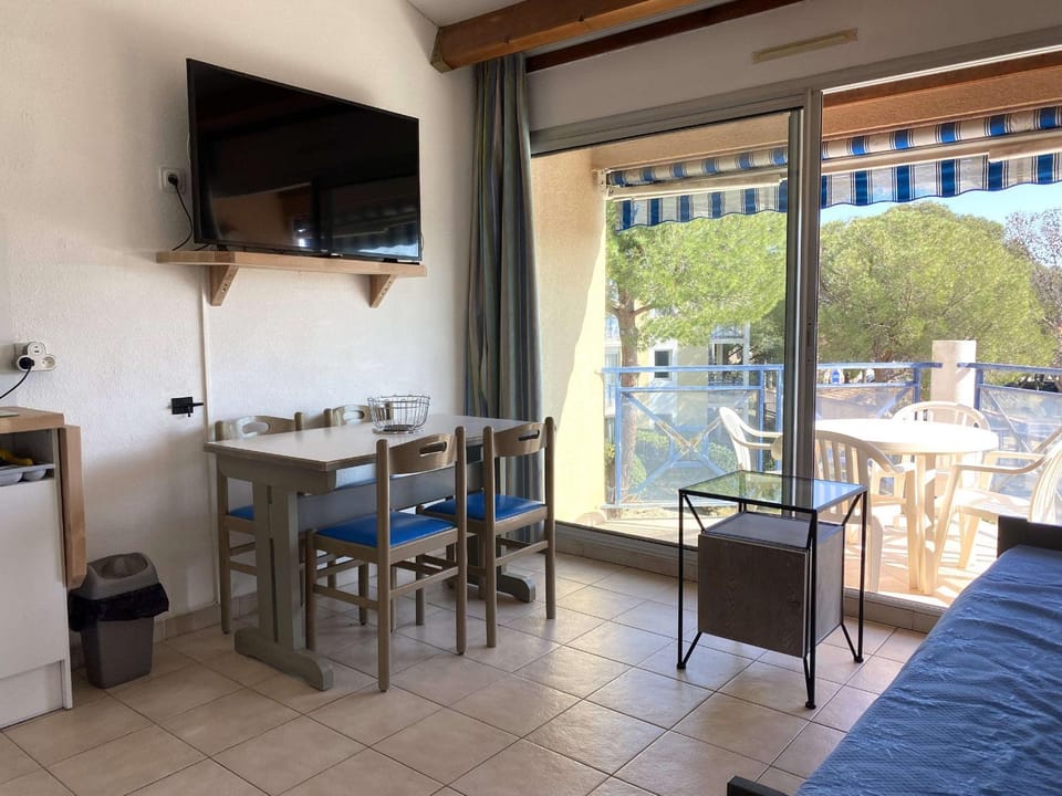 Appartement 2 pièces en duplex avec terrasse et piscine à Balaruc-les-Bains - FR-1-553-301 Apartment in Balaruc-les-Bains