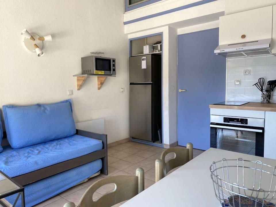Appartement 2 pièces en duplex avec terrasse et piscine à Balaruc-les-Bains - FR-1-553-301 Apartment in Balaruc-les-Bains