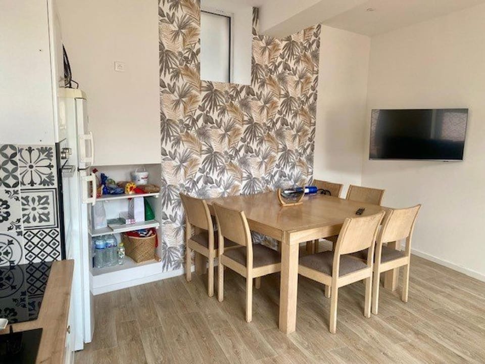 F3 Moderne avec Climatisation et WiFi Proche des Thermes - FR-1-703-205 Apartment in Alt Empordà