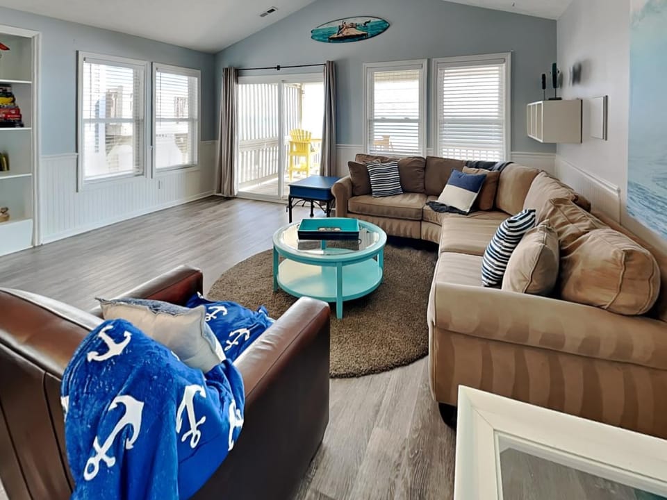 The Twisted Pelican Apartment in Surf City