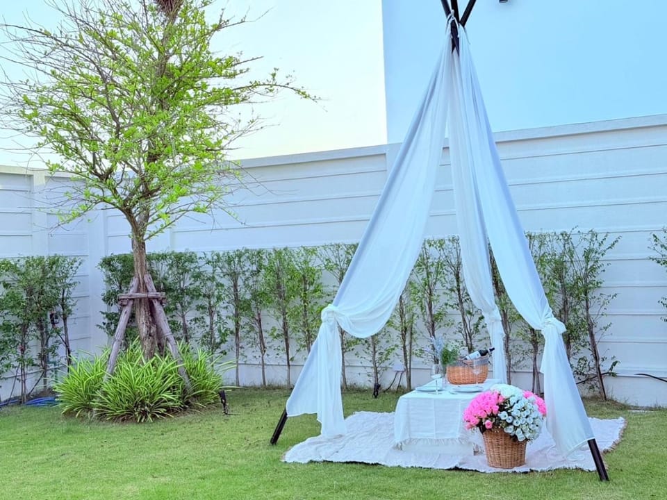 Property building, Garden