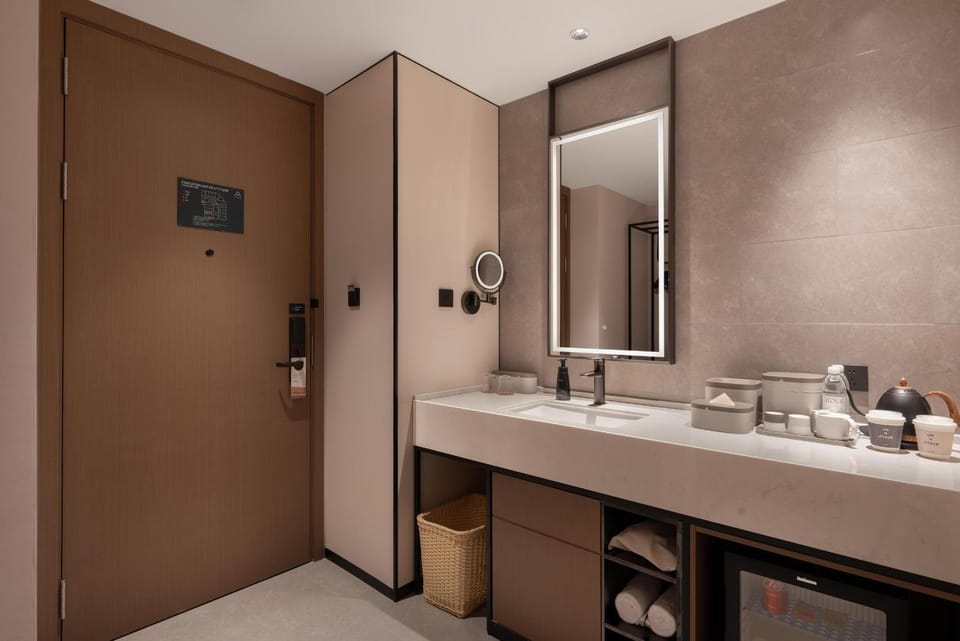 Atour Hotel Xi'an North Railway Station Hongqichang Subway Station Hotel in Xian