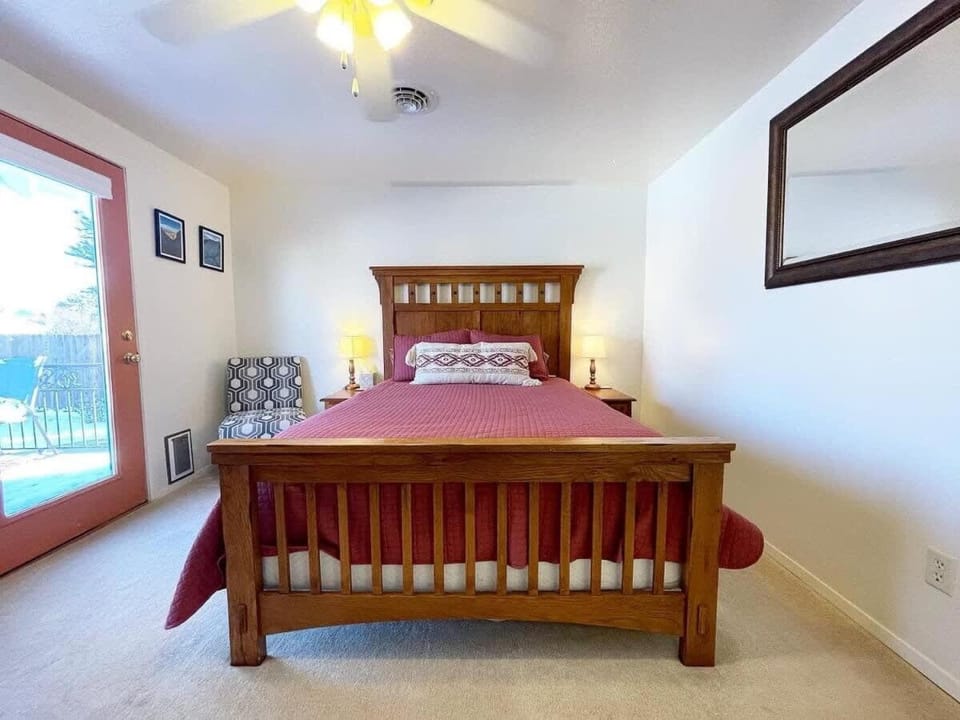 Sandstone Gazing big backyard Sleeps 10 House in Kanab