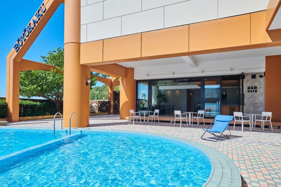 Swimming pool