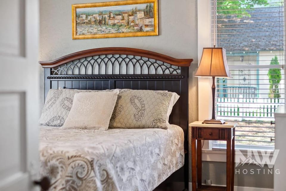 Lakeside Bungalow House in Coeur dAlene