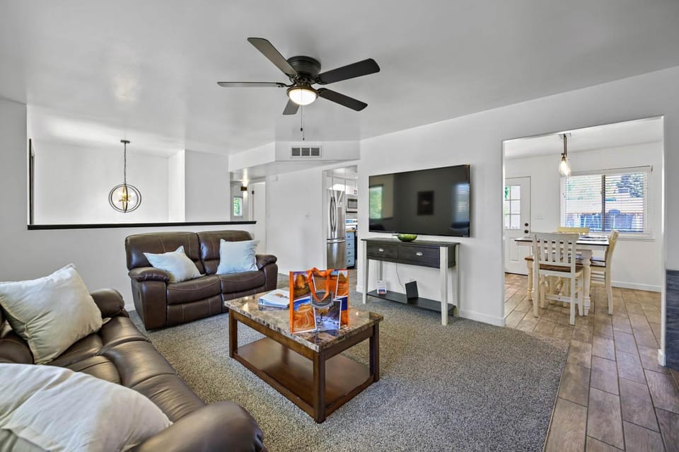 National Park Nest- Game Room Sleeps 10 Pets OK House in Kanab